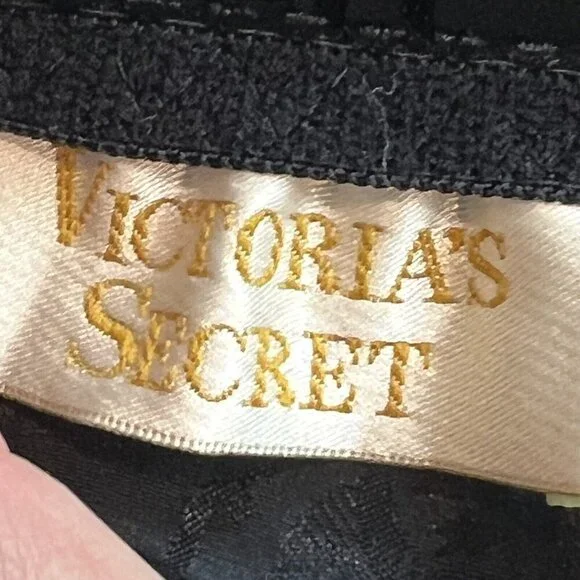 Vintage Victoria's Secret Gold Label Flutter Panties Size Medium Black Jacquard - Picture 5 of 14